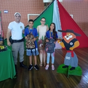 Brigada Militar de Vera Cruz forma alunos no Proerd. 
