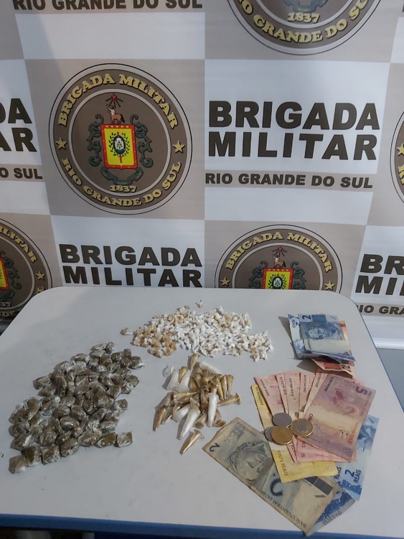 Homem é preso por tráfico de drogas no bairro Lomba do Pinheiro