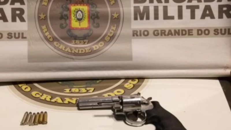Homem é preso por porte ilegal de arma de fogo no bairro Sarandi