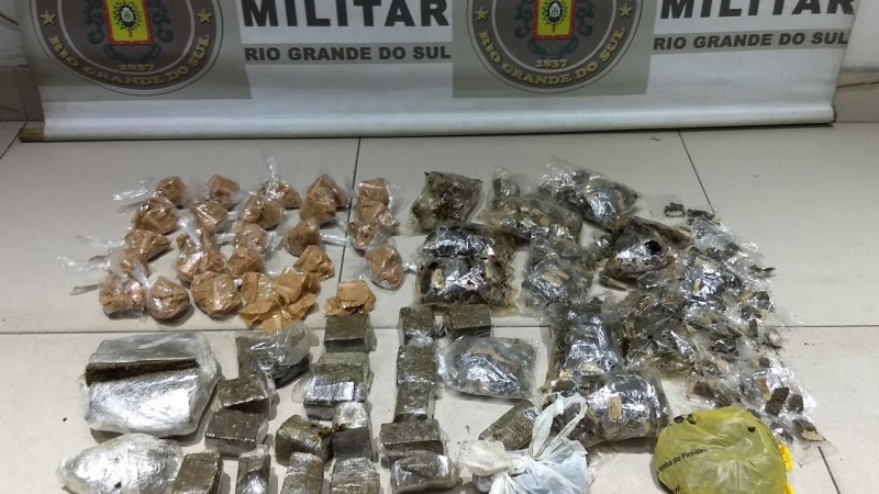 Três adolescente são apreendidos por tráfico de drogas em Porto Alegre