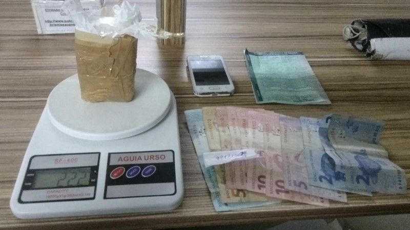 droga, dinheiro e celular