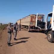pms realizando abordagem de caminhão