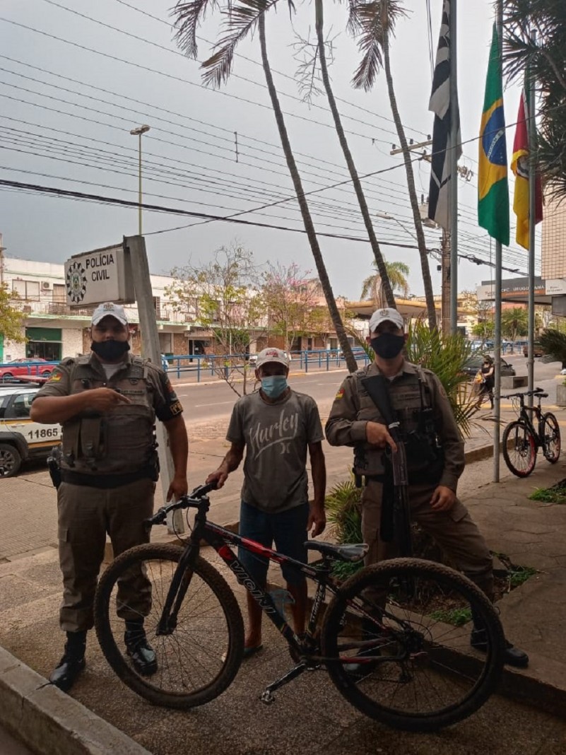 pms com a bike e o dono dela