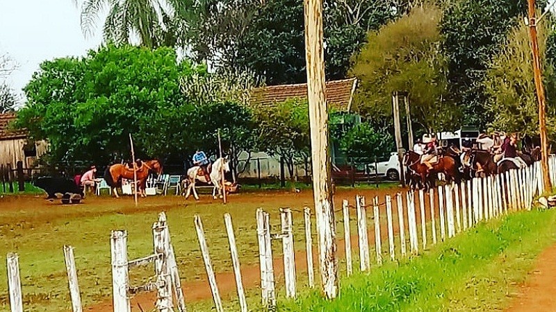 Rodeio com aglomeração em Ajuricaba