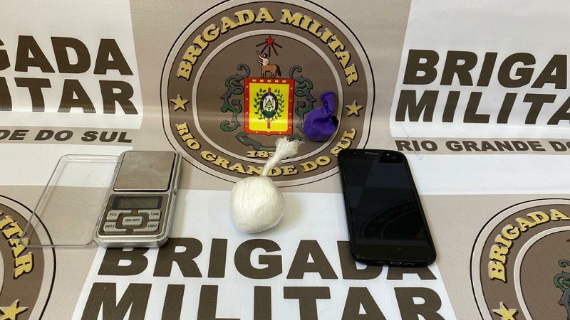 Apreensão de adolescente por tráfico de drogas em Cerro Largo dia 22set20