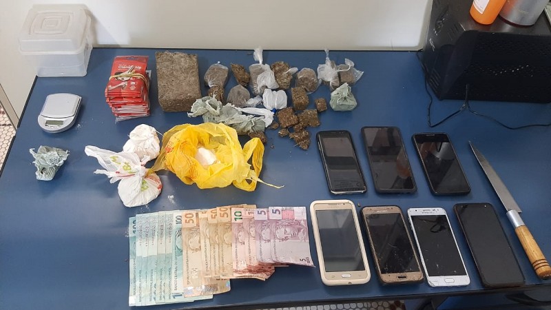 drogas, celulares, chips, dinheiro