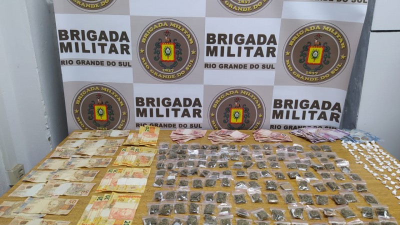 25&ordm; BPM prende mulher e apreende dois adolescentes