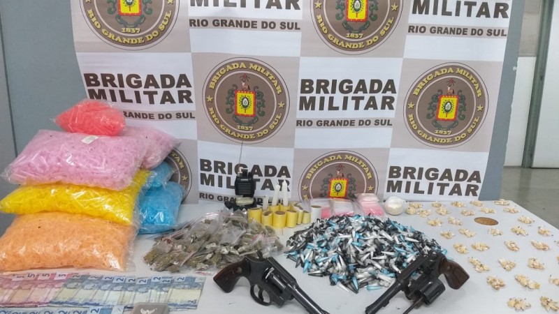 Força Tática do 18ºBPM prende por tráfico de drogas e porte ilegal de arma de fogo