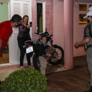 momento da entrega do presente