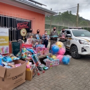 entrega do material arrecadado em Taquara