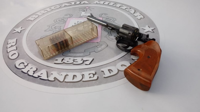 BM de Viam&atilde;o prende por porte ilegal de arma de fogo