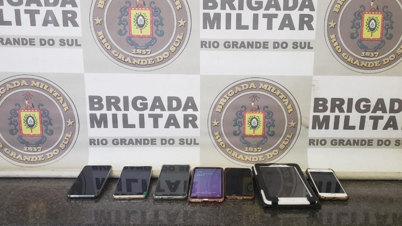 Celulares recuperados ocorr&ecirc;ncia de roubo a estabelecimento comercial