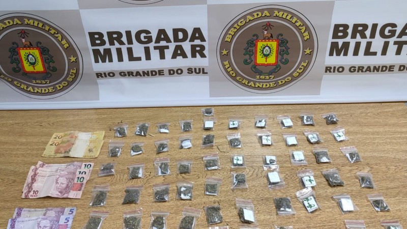 Força Tática do 25º BPM prende homem por tráfico de drogas copia