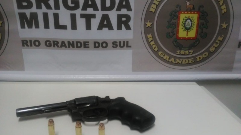 BM de Viam&atilde;o prende por porte ilegal de arma de fogo