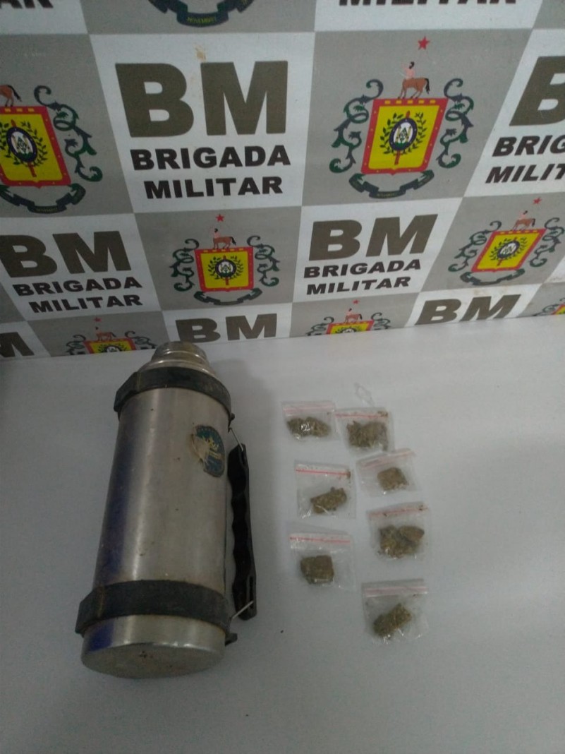 ROCAM do 18&deg;BPM prende por tr&aacute;fico de drogas