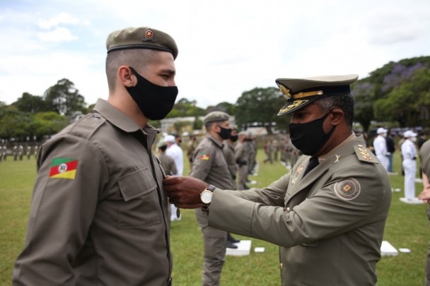 Policial Militar do 23°BPM recebe Estrela de Reconhecimento - Grau Bronze
