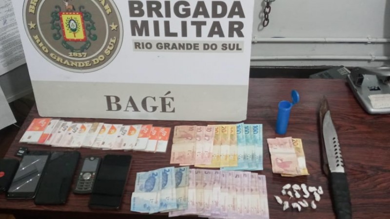 drogas, celulares e dinheiro
