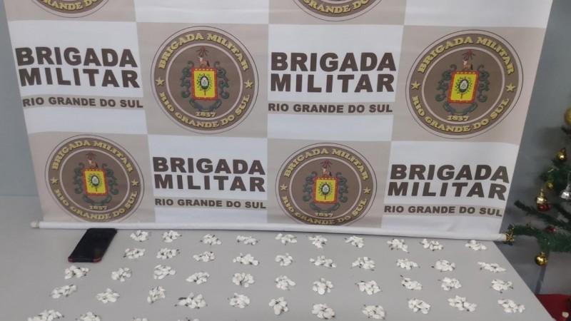 BM de Viamão prende por tráfico de drogas