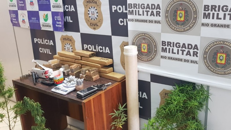 Operação conjunta entre Brigada Militar, Polícia Civil e Guarda Municipal apreende drogas e arma em Gravataí