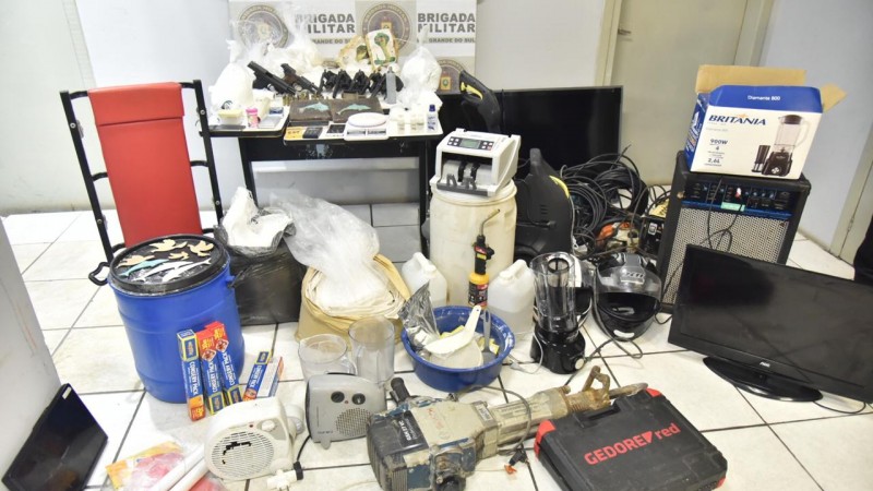 Brigada Militar desarticula laborat&oacute;rio de refino de coca&iacute;na e dep&oacute;sito de armas em Imb&eacute;