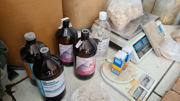 Apreensão refinaria de drogas no bairro Bom Jesus