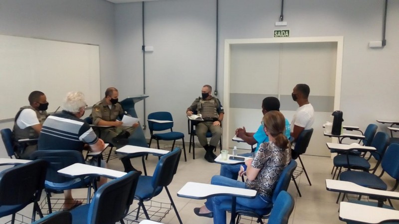 reuni&atilde;o comunit&aacute;ria