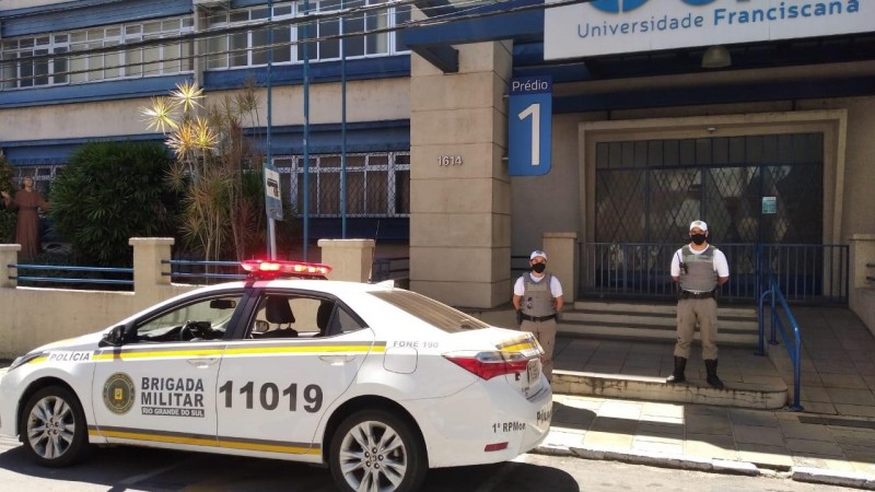 1º RPMon realizando segurança no ENEM Digital em Santa Maria