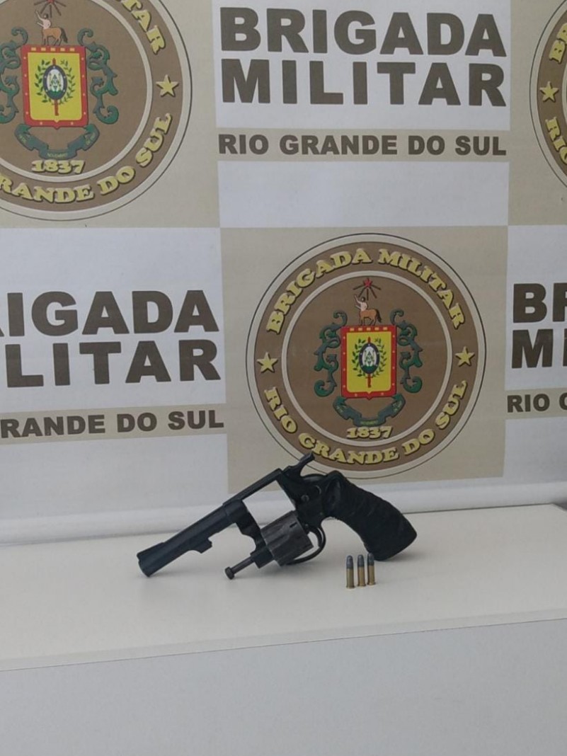 BM prende por roubo de veículo e porte ilegal de arma de fogo em Viamão