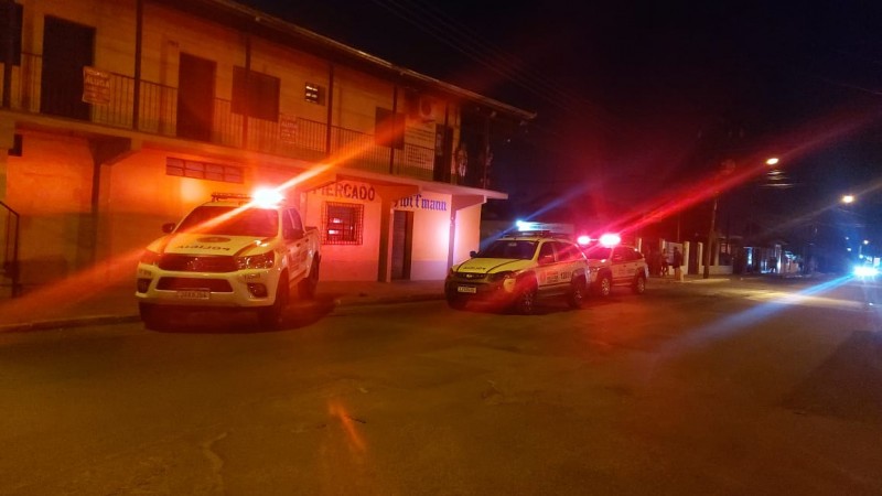 BM encerra festa clandestina em apoio à Vigilância Sanitária em Viamão