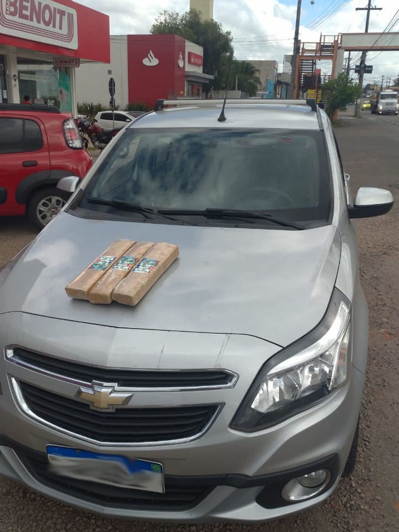 25&ordm; BPM prende homem com drogas