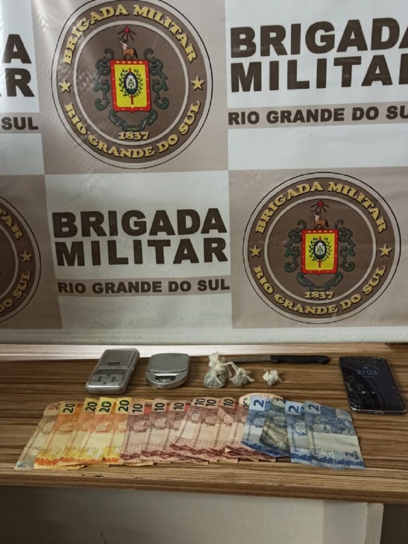 dinheiro, drogas, balança de precisao