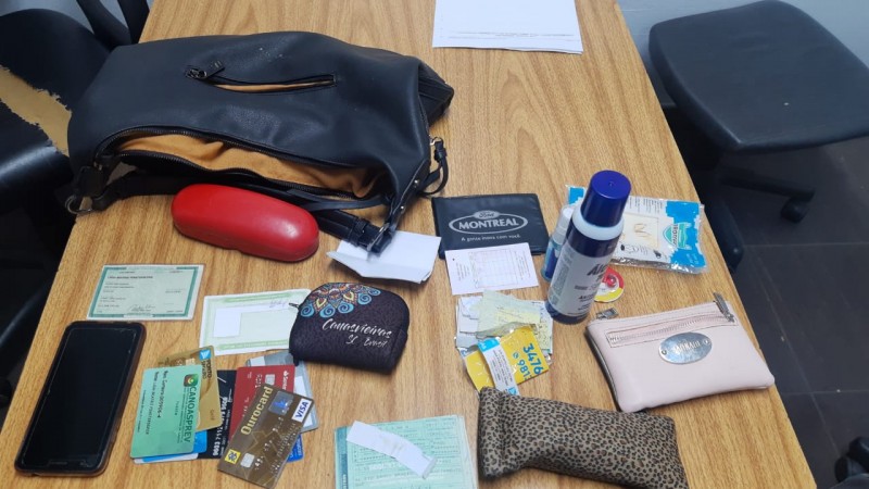 Materiais apreendidos por pris&atilde;o por roubo a pedestre em Canoas