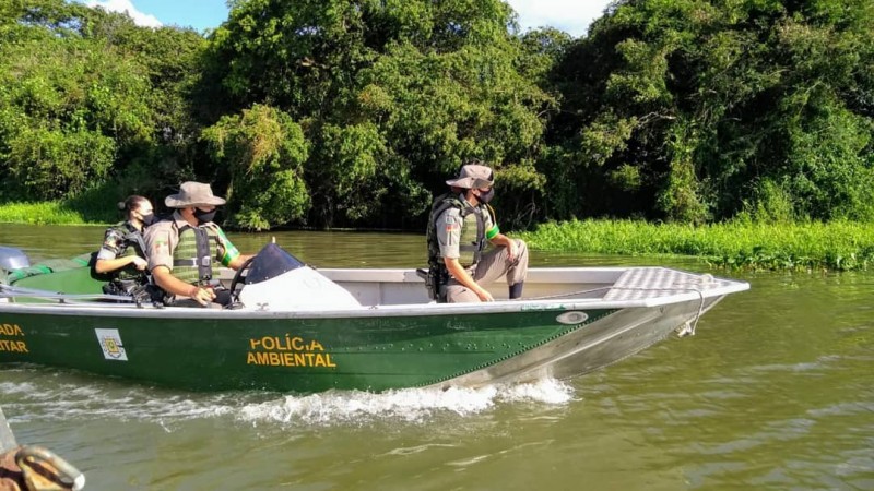 POLICIAIS MILITARES DO COMANDO AMBIENTAL REALIZAM PATRULHAMENTO EMBARCADO NAS ILHAS DO DELTA JACUÍ E RIO CAÍ