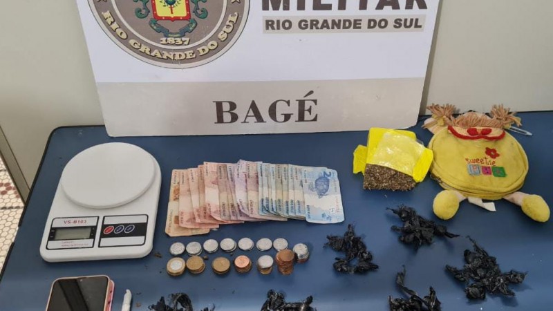 drogas, dinheiro, balança de precisão