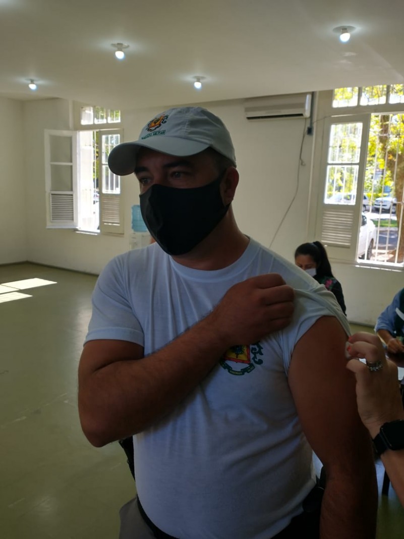 pm sendo vacinado