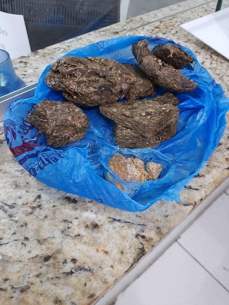 por&ccedil;oes de maconha e crak