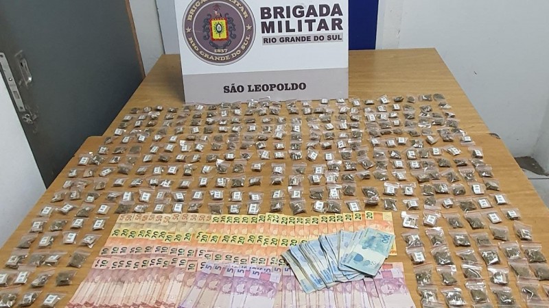 Em 2 horas 25ºBPM realiza prisões por tráfico na mesma rua 1