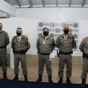 Comandantes do 8º BPM. do 2º BPAT e da Esfes/Osório receberam a Comenda