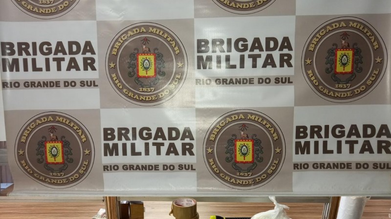 Drogas, arma, muni&ccedil;&atilde;o