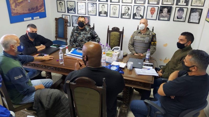 BRIGADA MILITAR REALIZA REUNI&Atilde;O COM ESPORTE CLUBE AIMOR&Eacute;