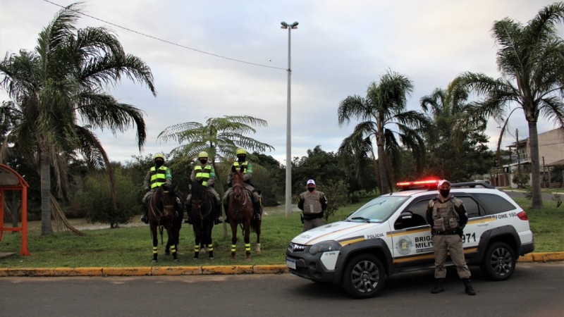 Policiamento em Canoas - Apoio do 4&ordm; RPMon
