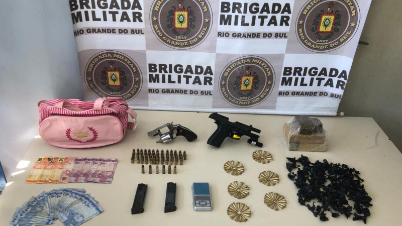 1&ordm; BPM prende homem por tr&aacute;fico de drogas e porte ilegal de arma de fogo no bairro Cascata
