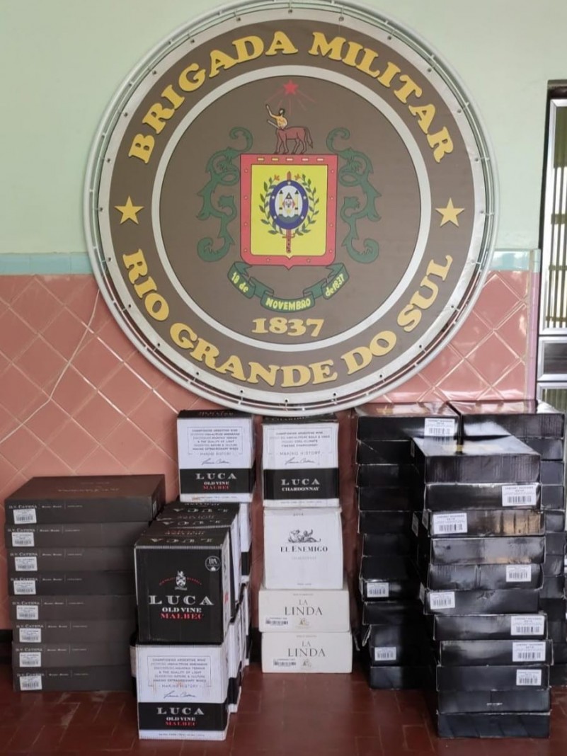 &ordm;BPM prende homem por descaminho e faz apreens&atilde;o no valor de aproximadamente 193 mil reais em Campo Novo durante Opera&ccedil;&atilde;o Fronteira
