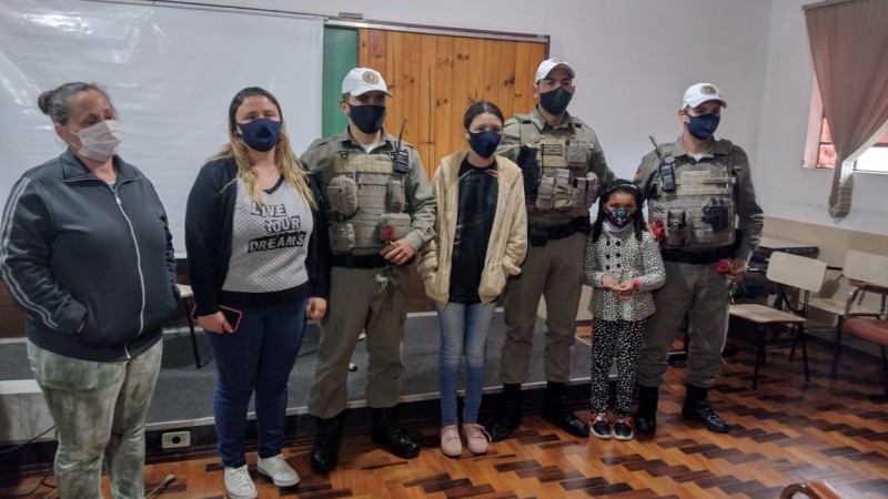 Policiais e vítimas