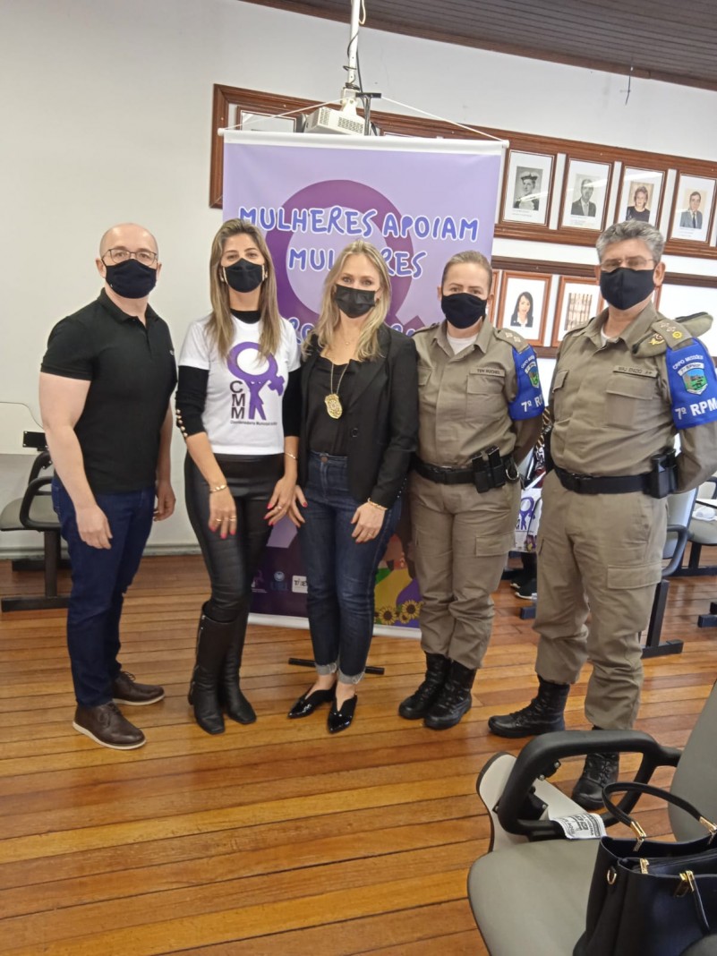 Patrulha Maria da Penha do 7&ordm;RPMon participa de  capacita&ccedil;&atilde;o das promotoras legais populares