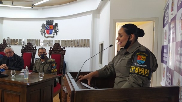 PM usando a palavra