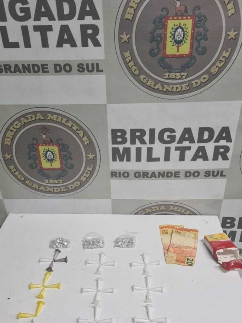 Jovem de 18 anos foi presa por tr&aacute;fico de entorpecentes.