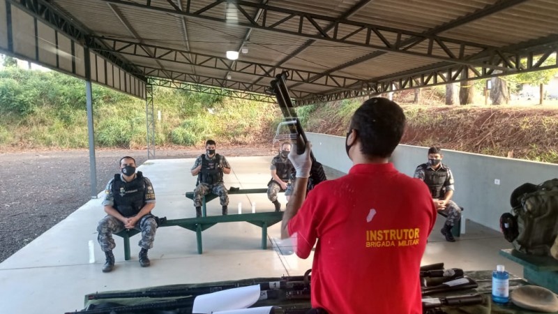 Parabéns aos instrutores policiais 