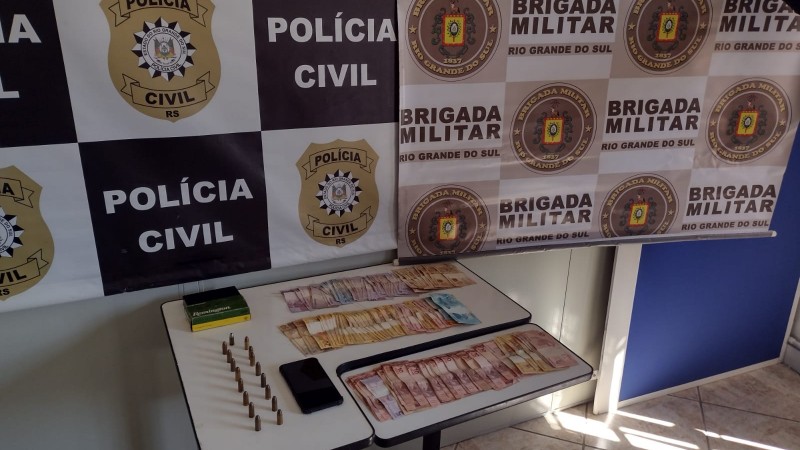 Dinheiro e muni&ccedil;&otilde;es