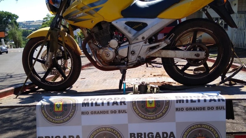 Brigada Militar de Tenente Portela recupera motocicleta furtada em Chapeco/SC